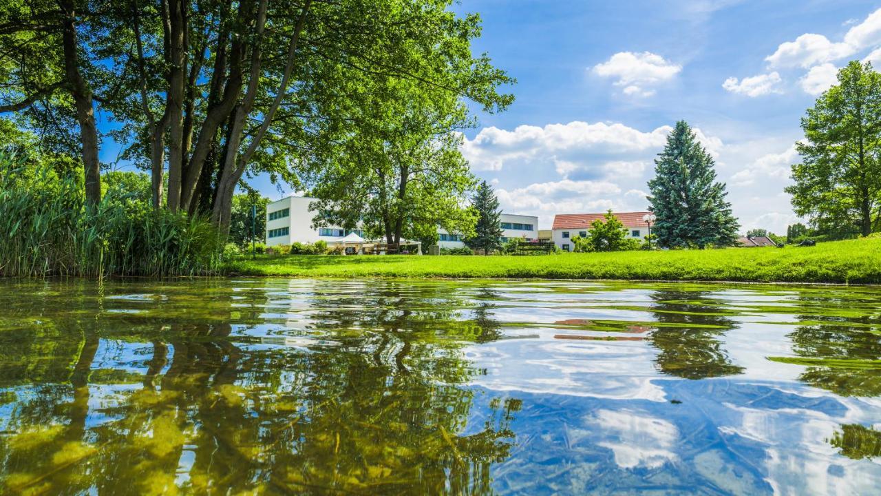 Seepark Hotel Am Wandlitzsee Zewnętrze zdjęcie